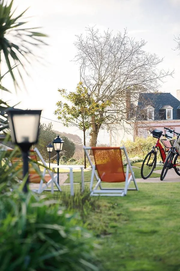 Hotel Les Agapanthes Ploubazlanec