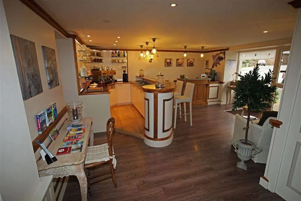 Hotel Les Agapanthes Ploubazlanec 3*,